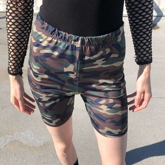 3/$15 Better Be Camo Army Bike Shorts S/M gently worn - Picture 1 of 5